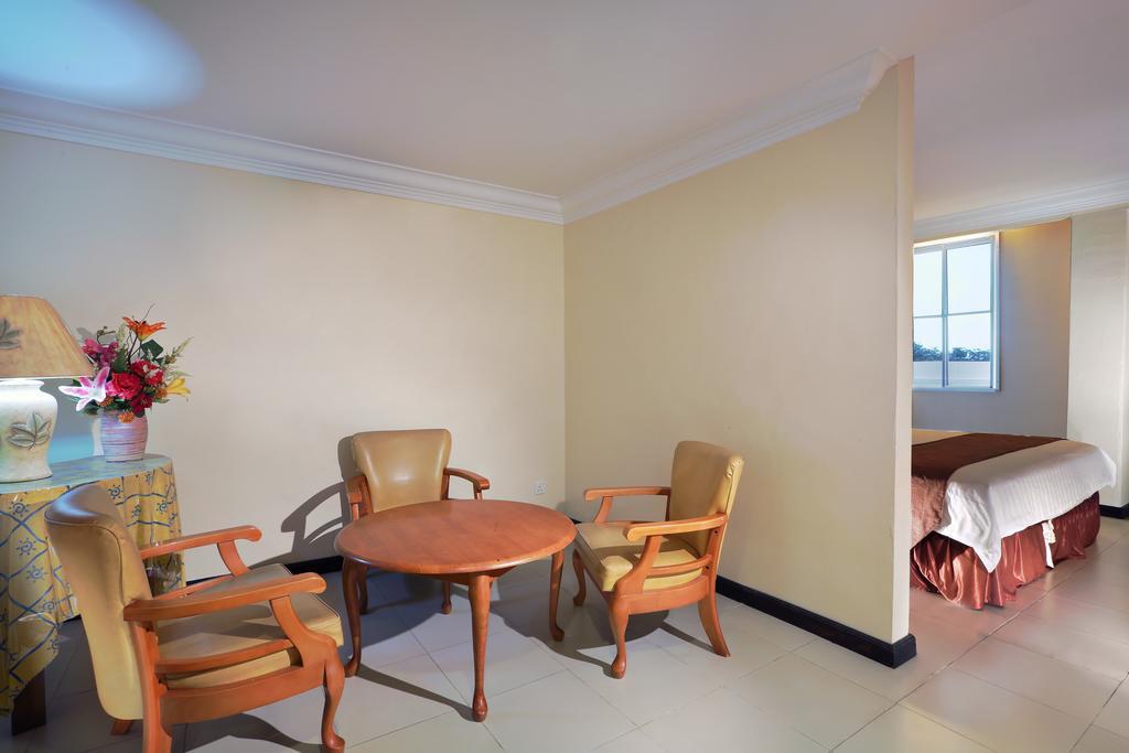 Aston Karimun City Hotel Tanjung Balai Karimun Exterior foto